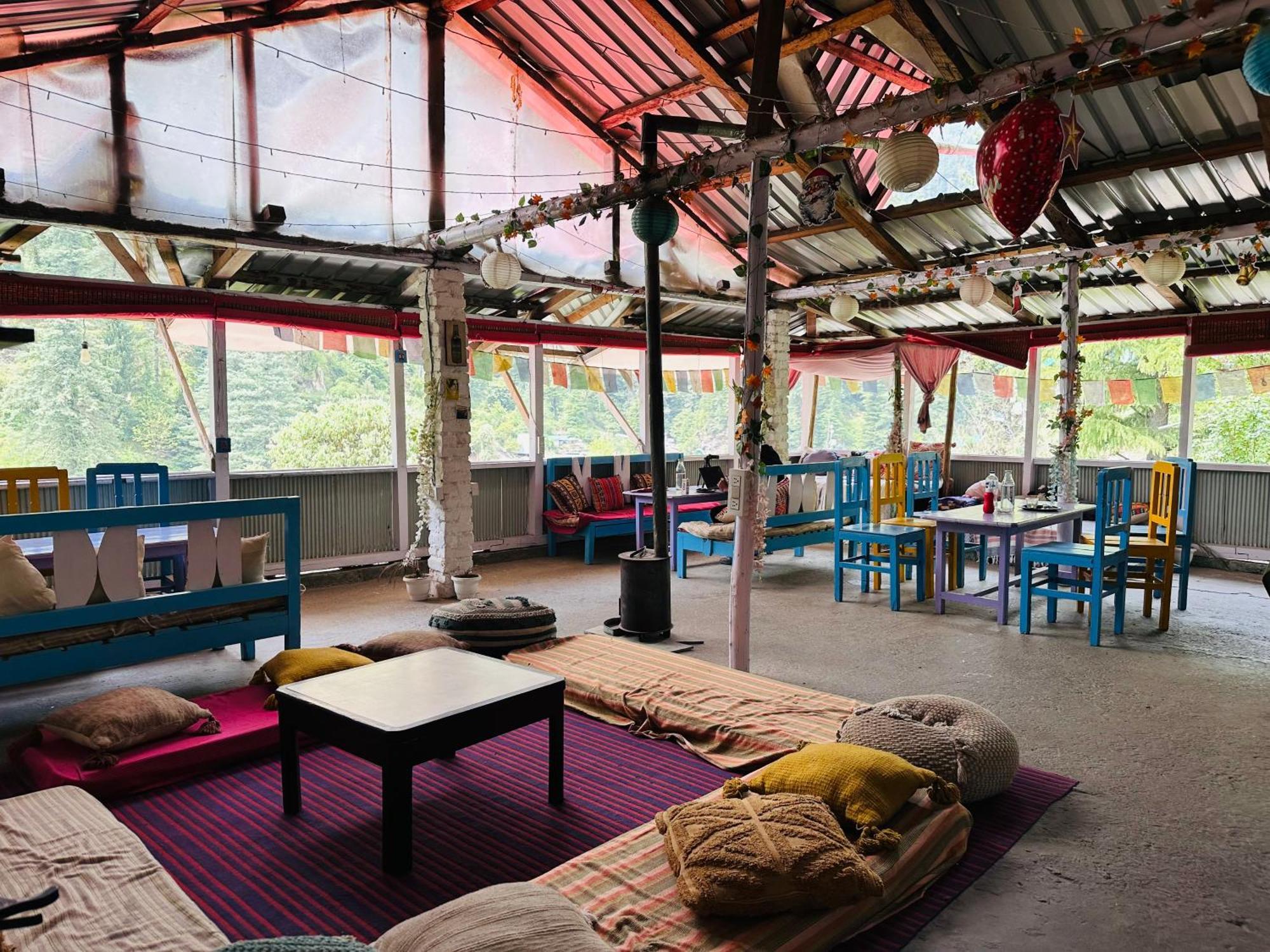 Hostel 360 Degree, Jibhi 외부 사진